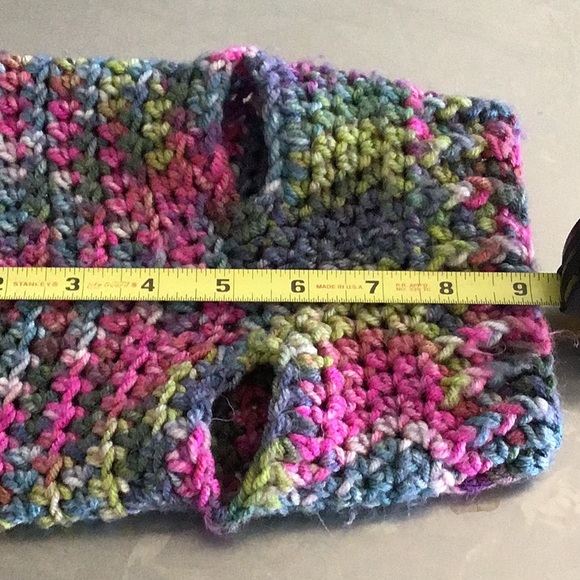 Hand knitted dog sweater.13” long/ 14” diameter - Picture 5 of 5